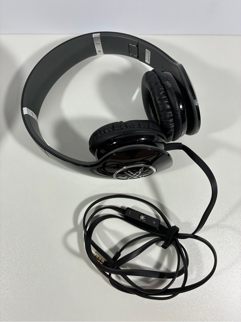 YAMAHA WIRED HEADPHONES W/ MICROPHONE MODEL HPH-PRO 300 BLACK W/ CASE EUC - Picture 3 of 8